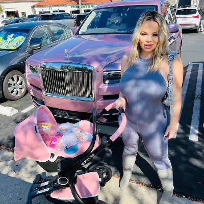 Trisha Paytas hanging out with her baby